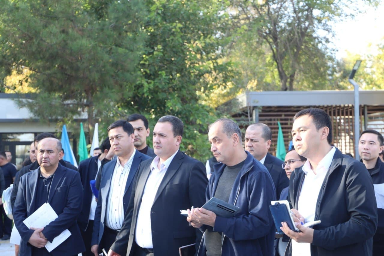 YANGIYO‘L SHAHRIDA YOSHLAR BANDLIGINI TA’MINLASH MASALALARI YUZASIDAN UCHRASHUV O‘TKAZILDI