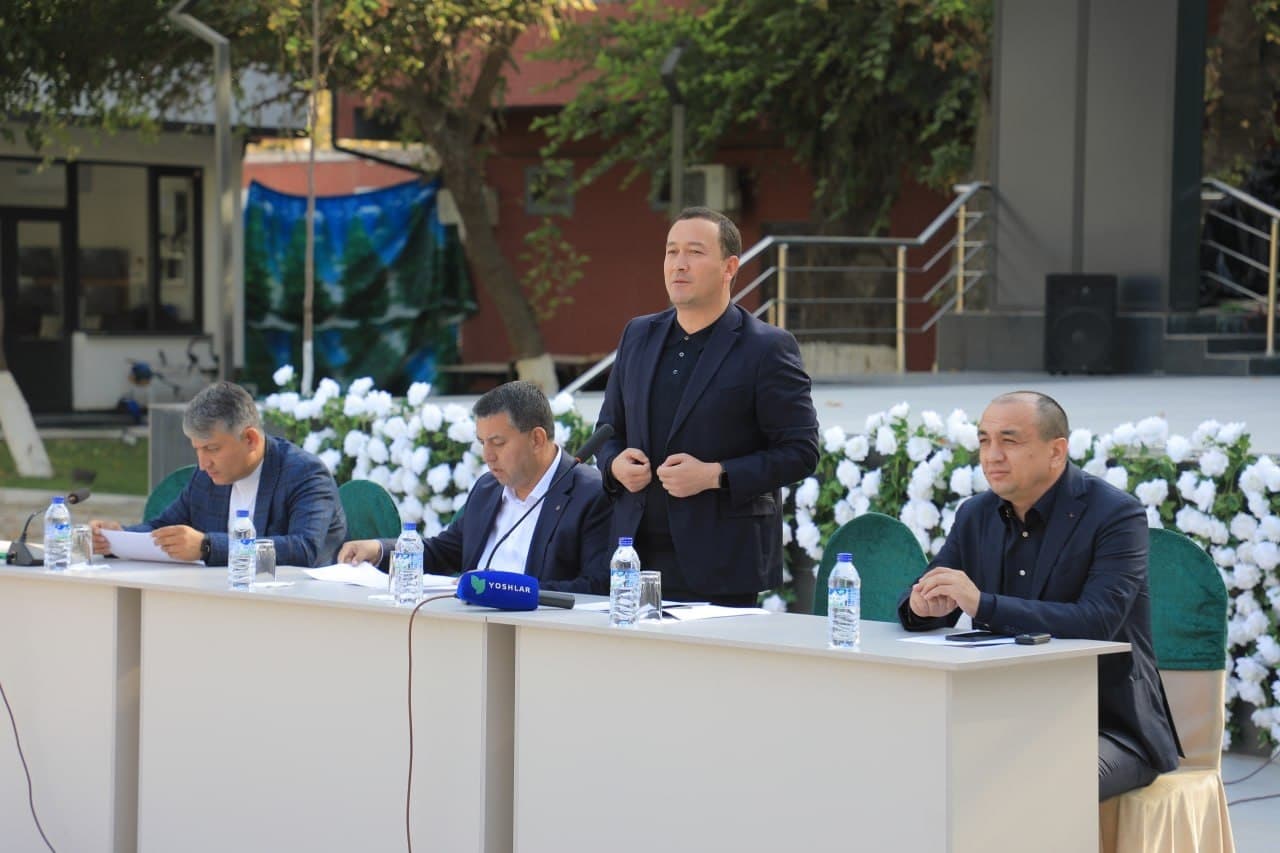 YANGIYO‘L SHAHRIDA YOSHLAR BANDLIGINI TA’MINLASH MASALALARI YUZASIDAN UCHRASHUV O‘TKAZILDI