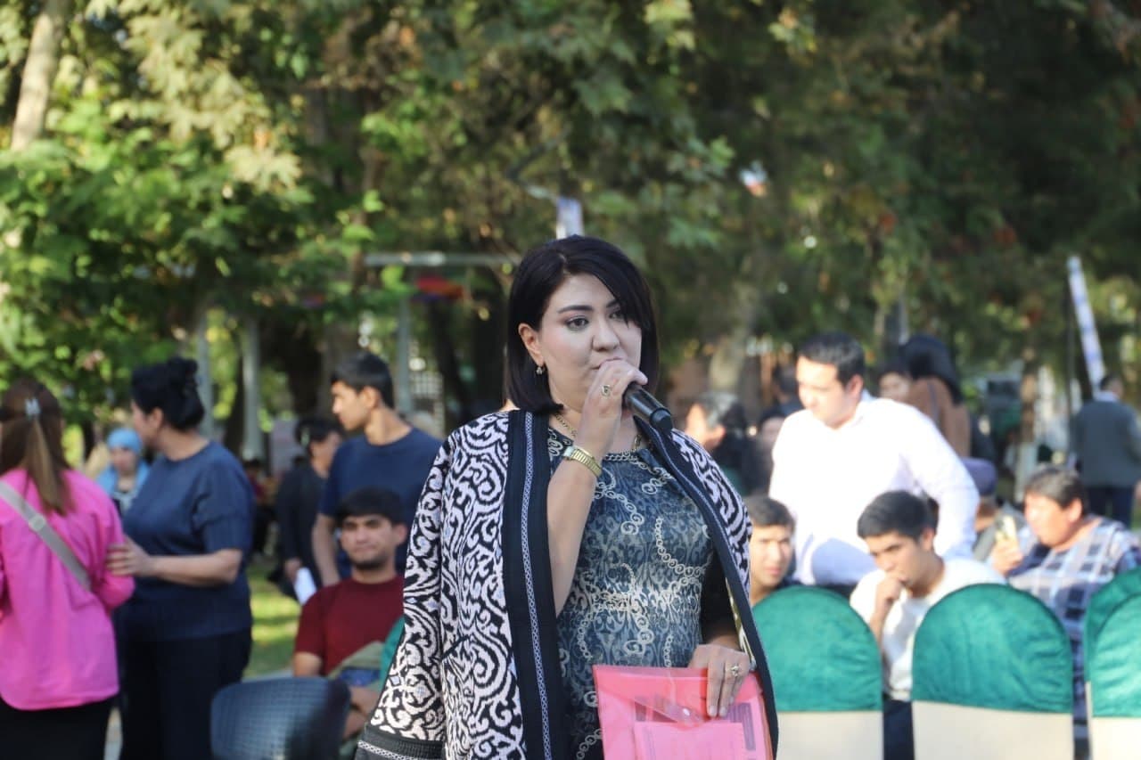 YANGIYO‘L SHAHRIDA YOSHLAR BANDLIGINI TA’MINLASH MASALALARI YUZASIDAN UCHRASHUV O‘TKAZILDI
