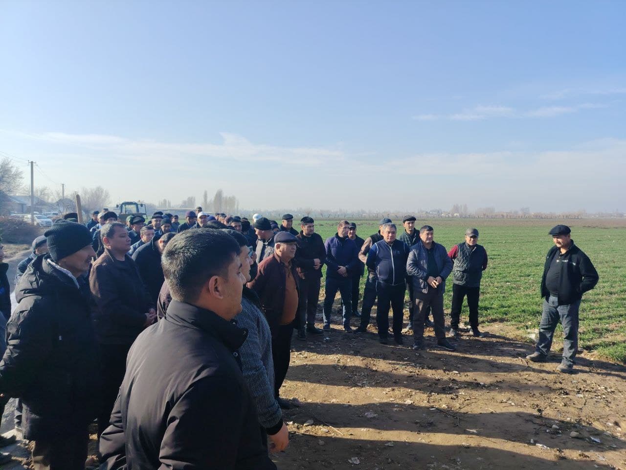 Оққўрғон тумани ғалла майдонларида қишки парвариш тадбирларига бағишланган амалий семинар ўтказилди