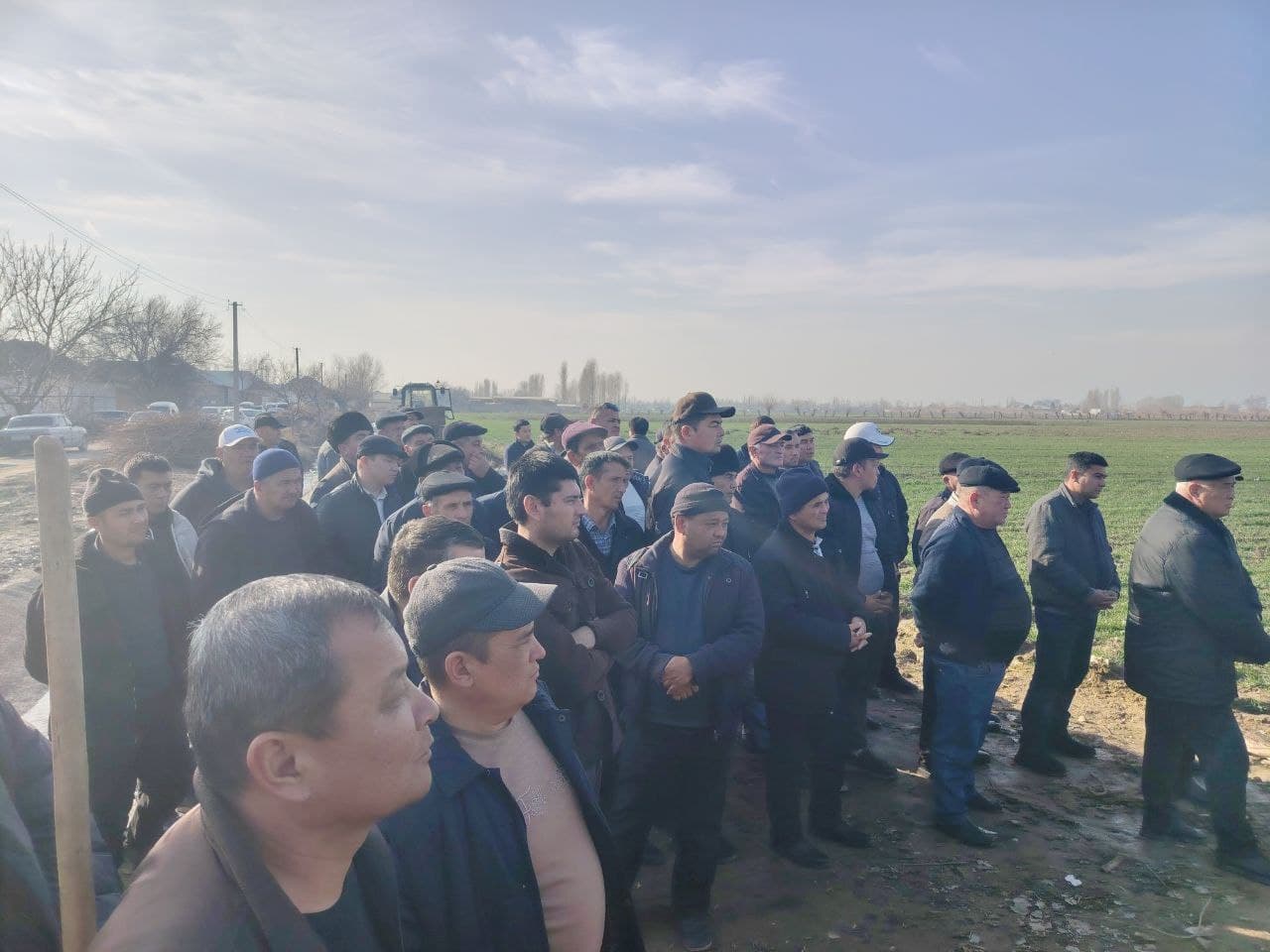 Оққўрғон тумани ғалла майдонларида қишки парвариш тадбирларига бағишланган амалий семинар ўтказилди