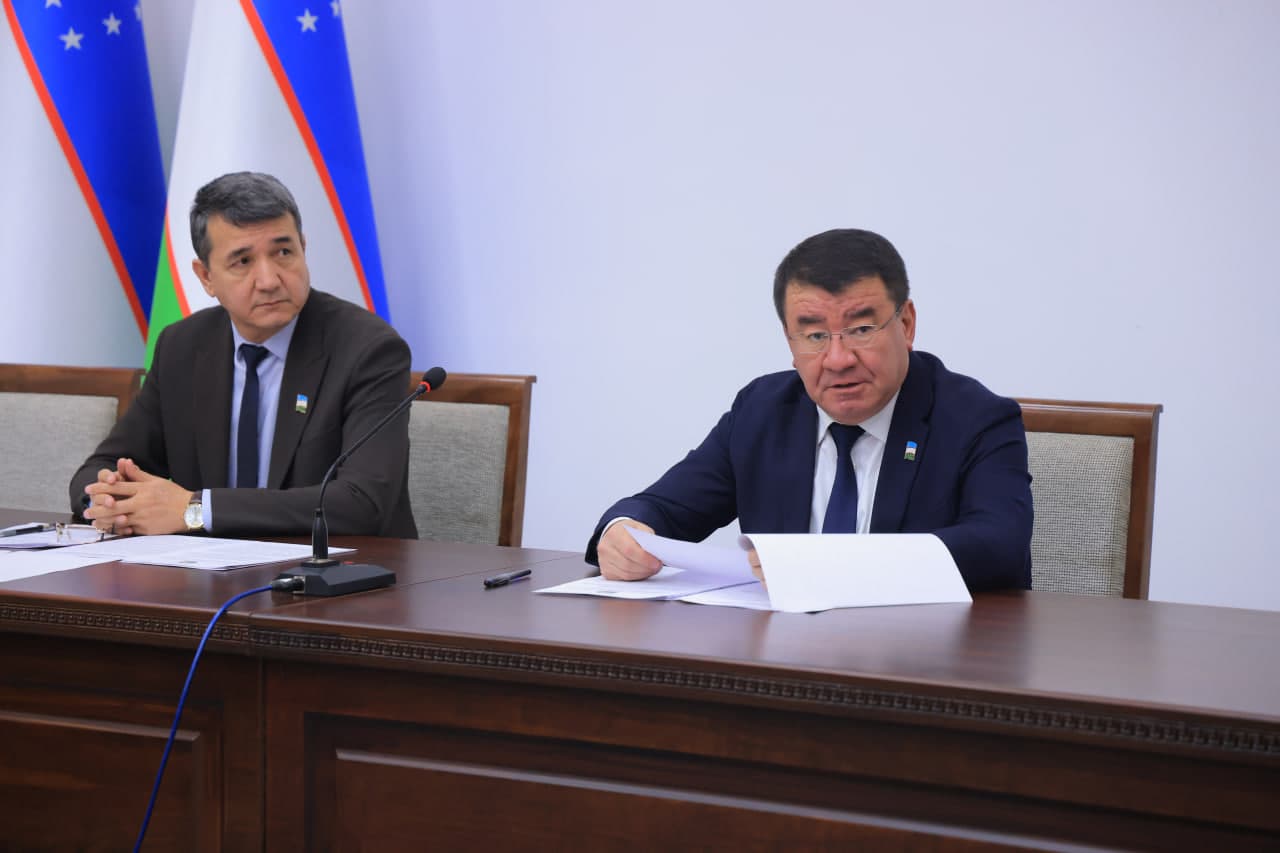 Xalq deputatlari Oqqo'rg'on tumani Kengashining ettinchi chaqiriq yigirma to'qqizinchi sessiyasi bo'lib o'tdi