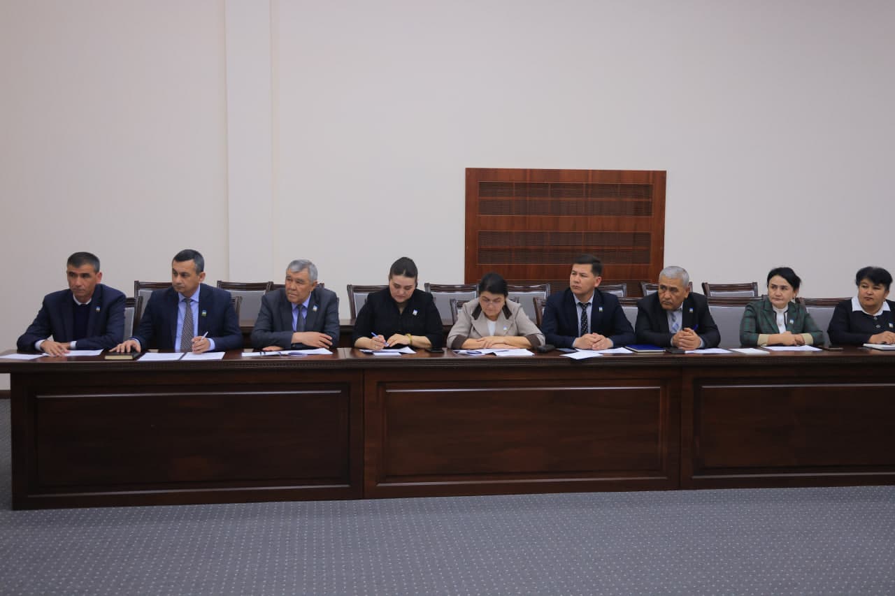 Xalq deputatlari Oqqo'rg'on tumani Kengashining ettinchi chaqiriq yigirma to'qqizinchi sessiyasi bo'lib o'tdi