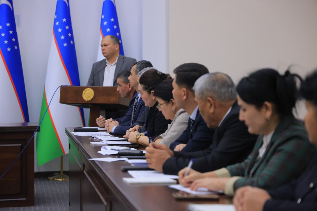 Xalq deputatlari Oqqo'rg'on tumani Kengashining ettinchi chaqiriq yigirma to'qqizinchi sessiyasi bo'lib o'tdi