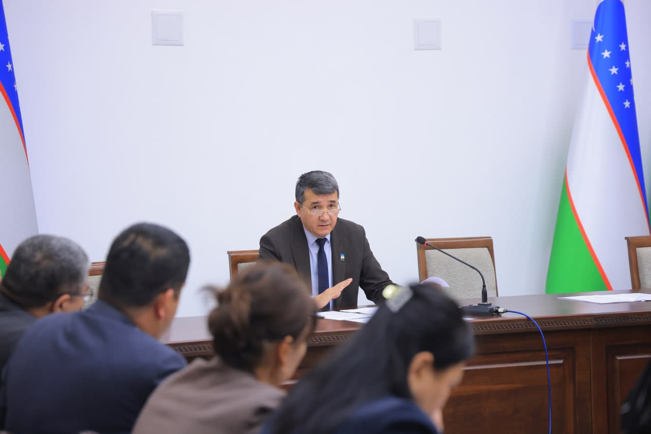 Xalq deputatlari Oqqo'rg'on tumani Kengashining ettinchi chaqiriq yigirma to'qqizinchi sessiyasi bo'lib o'tdi