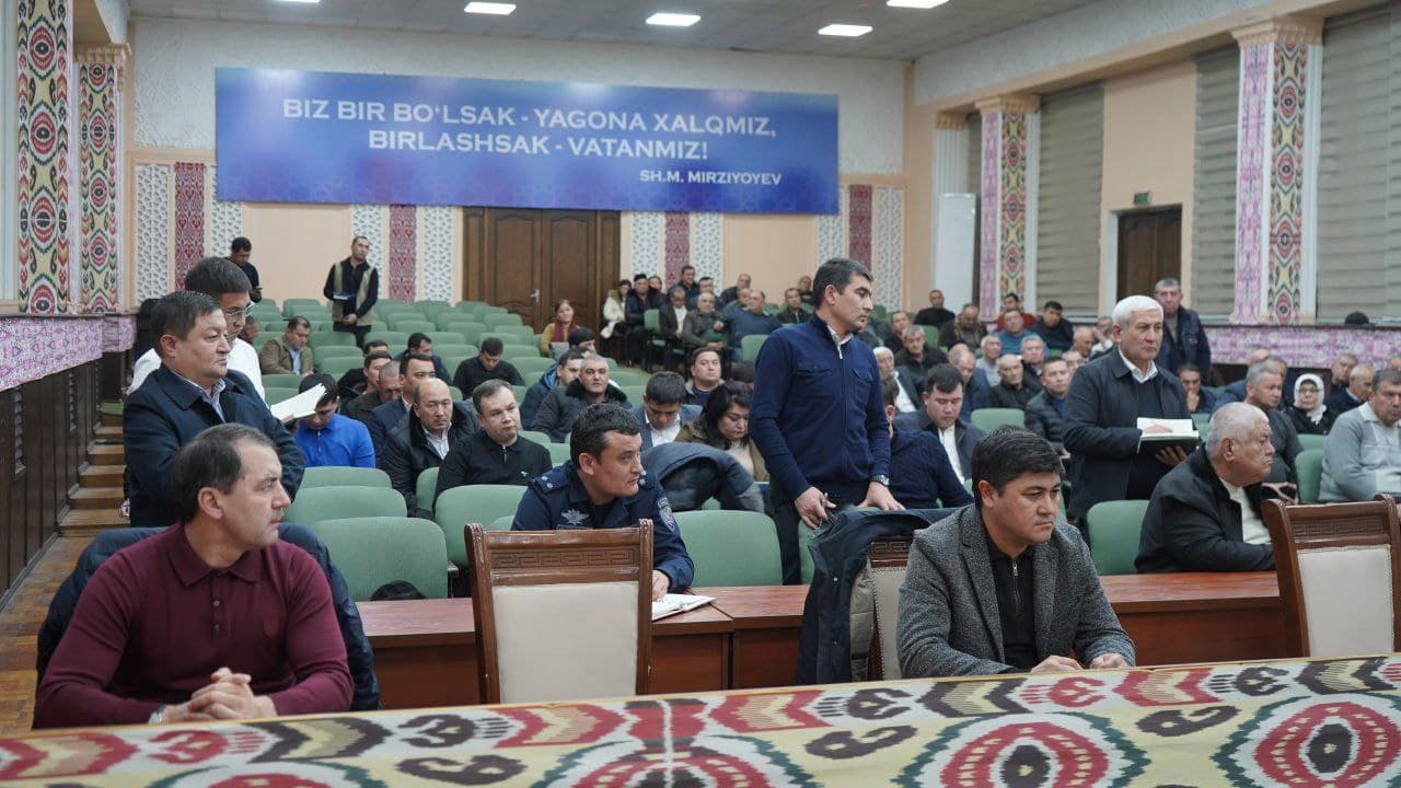 Zangiota tumani majlislar zalida tuman hokimi Erkin Rustamov boshchiligida “Hokimlik soati” bo‘lib o‘tdi.