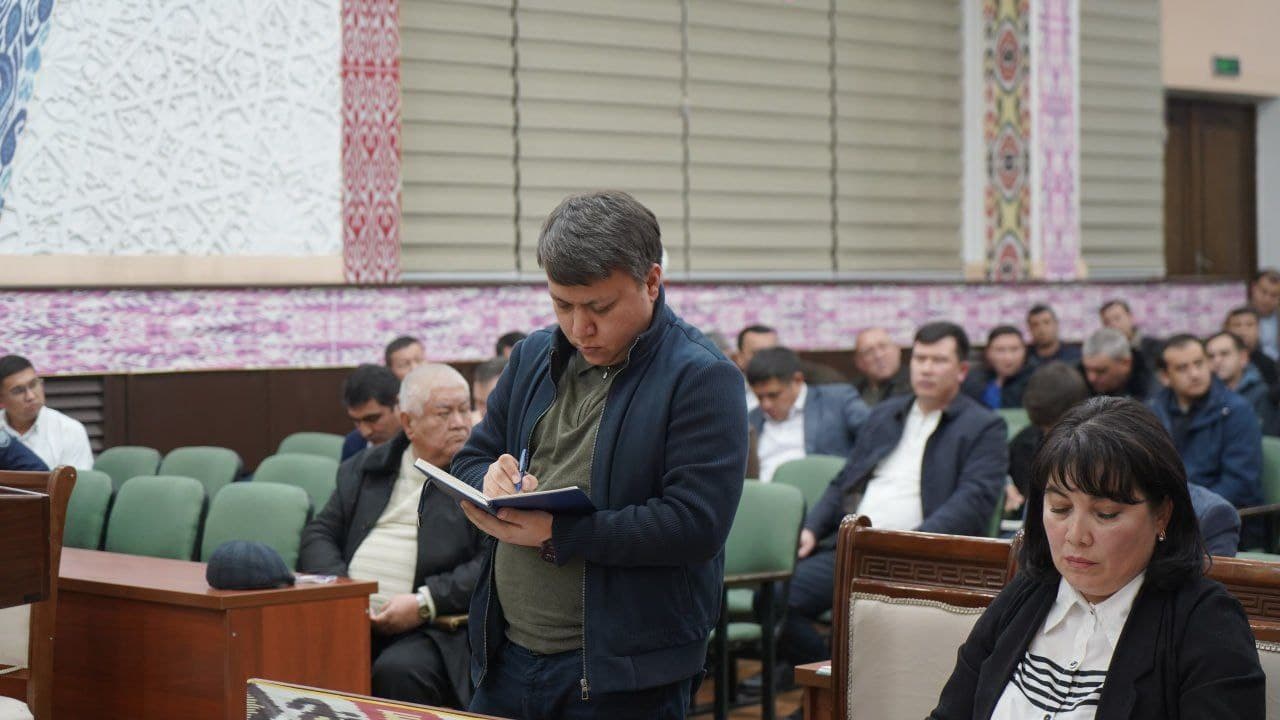 Zangiota tumani majlislar zalida tuman hokimi Erkin Rustamov boshchiligida “Hokimlik soati” bo‘lib o‘tdi.