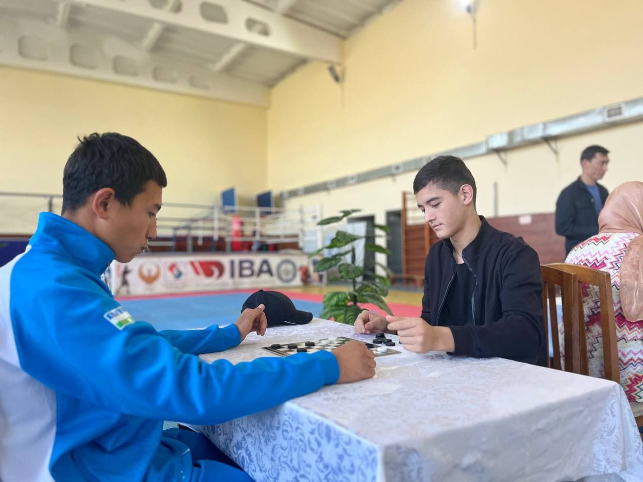 Piskent tumanida “Besh tashabbus olimpiadasi” doirasida shaxmat-shashka musobaqasi o‘tkazildi