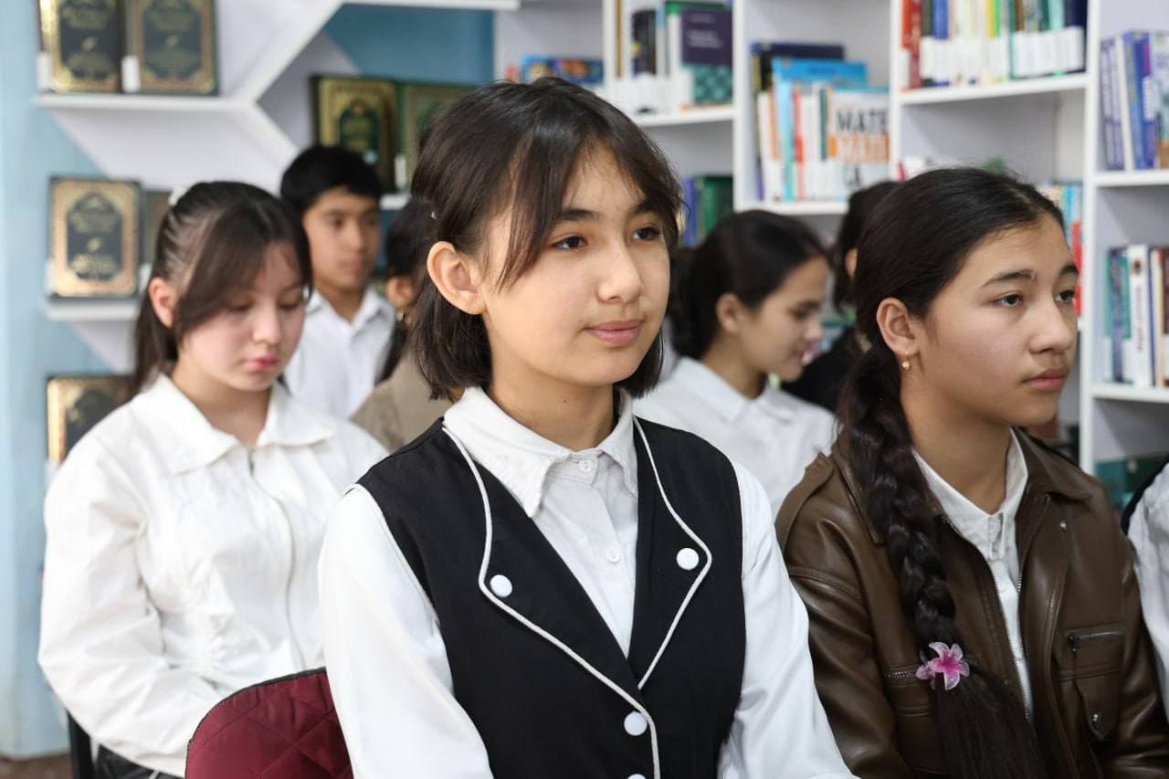 Piskent tuman prokurori X. Maksudov tomonidan tumandagi axborot-kutubxona markazida “Rahbar va yoshlar uchrashuvi” tashkil etildi.