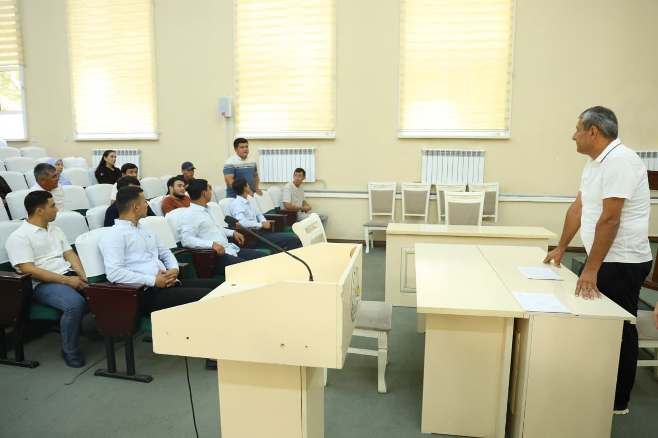 Oliy ta’lim bitiruvchilarining bandligini ta’minlash masalalari muhokama qilindi