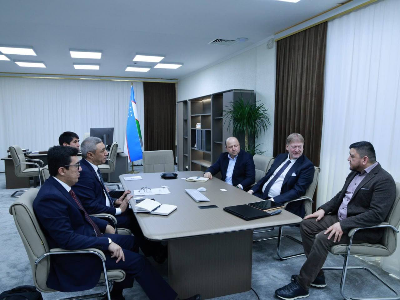 Обсуждено сотрудничество с Германией в сфере легкой промышленности