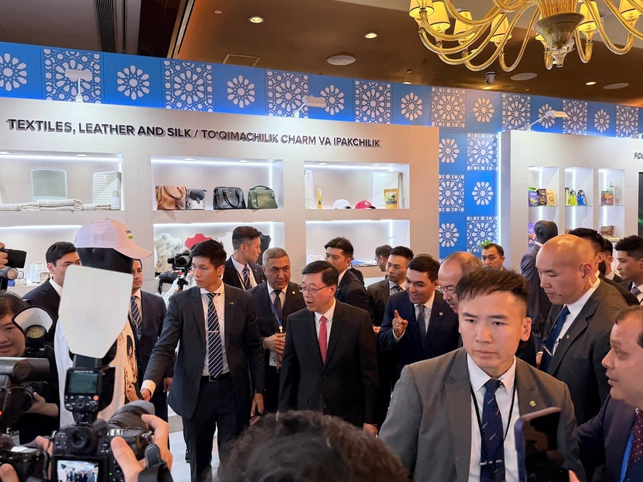 An exhibition of national products was organized within the framework of the Uzbekistan–Hong Kong Economic Forum