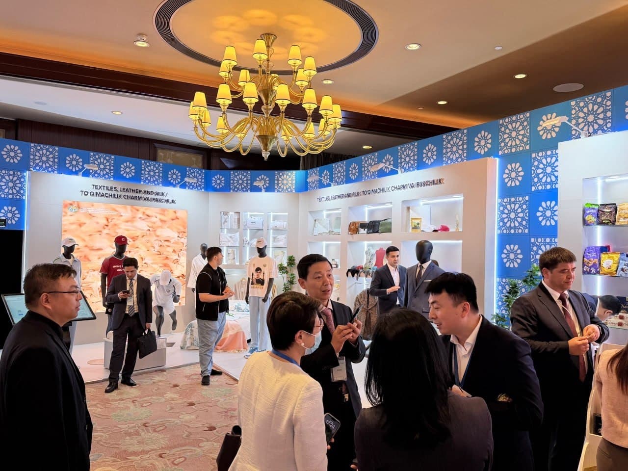 An exhibition of national products was organized within the framework of the Uzbekistan–Hong Kong Economic Forum