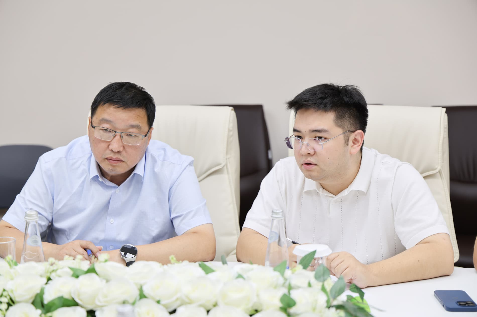 A meeting was held with a delegation headed by Wang Hongtu, Head of “Lihua” Company.