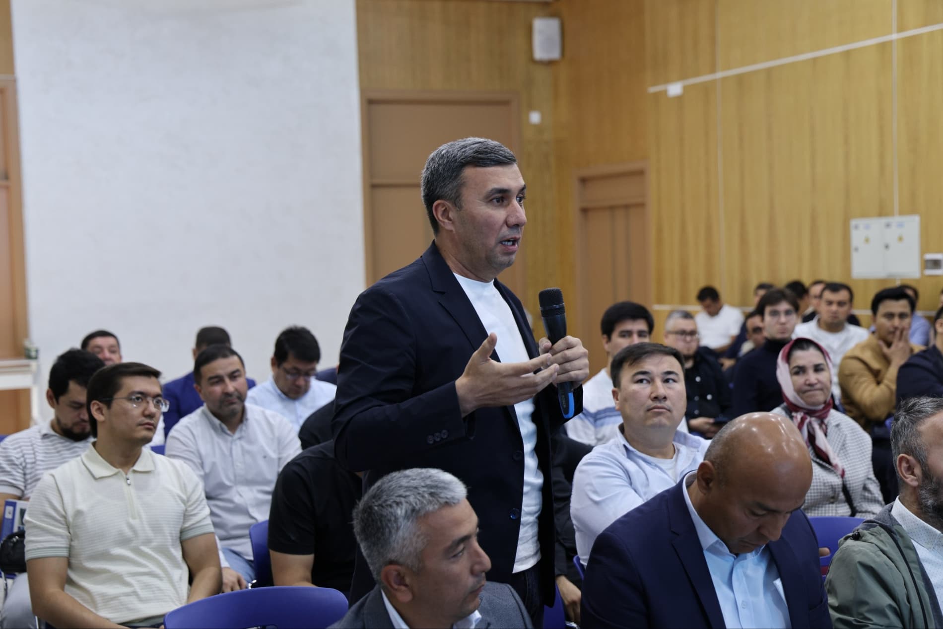 OPEN DIALOGUE HELD WITH REPRESENTATIVES OF GARMENT MANUFACTURING ENTERPRISES