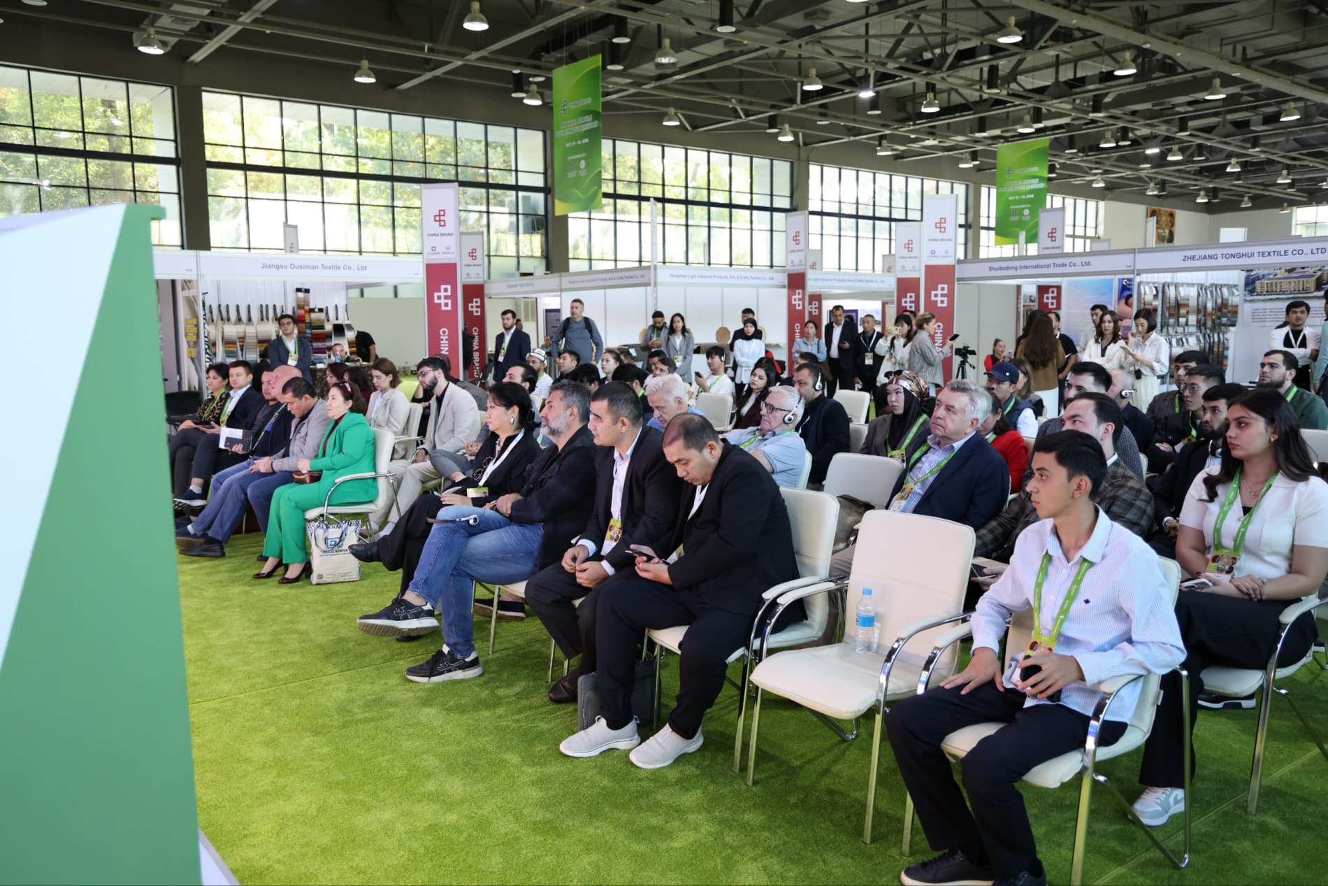 A meeting was held with representatives of the business communities of Uzbekistan and Poland on the topic of “Promoting Uzbek Textile Products to the European Market.”