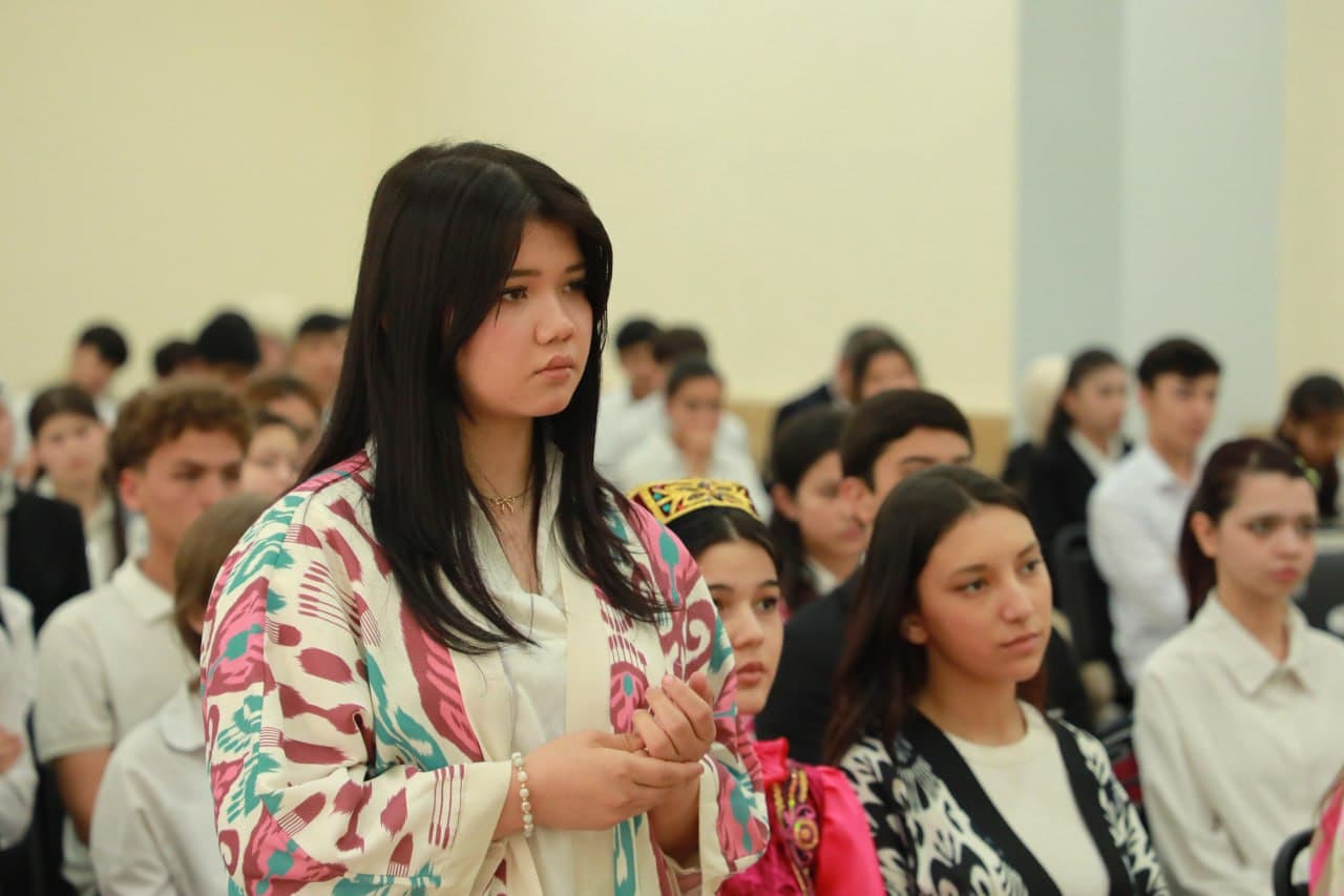 Rahbar va yoshlar uchrashuvi: Yoshlar o‘z fikrini ochiq bayon qilsin