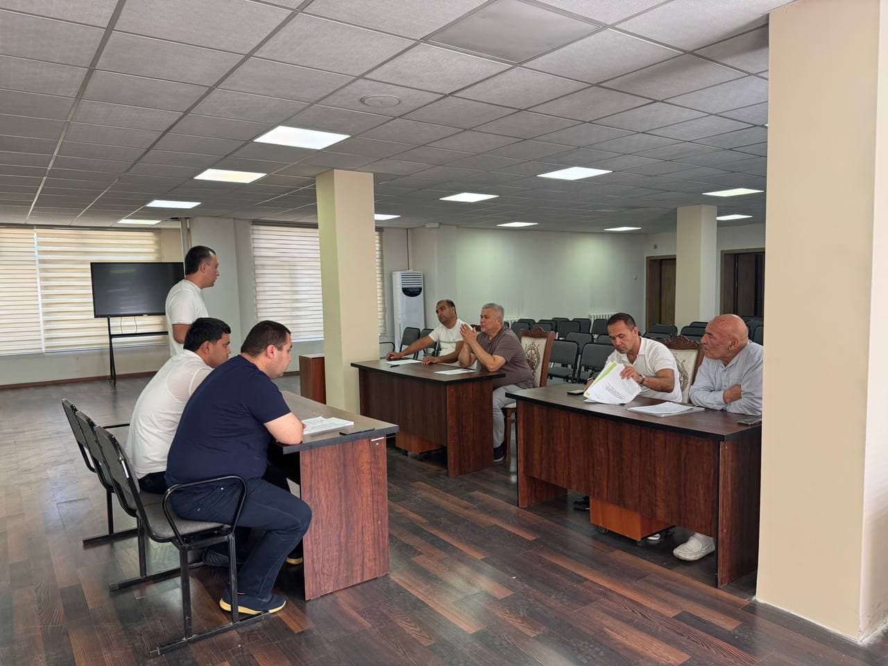 TADBIRKORLAR BILAN OCHIQ MULOQOT