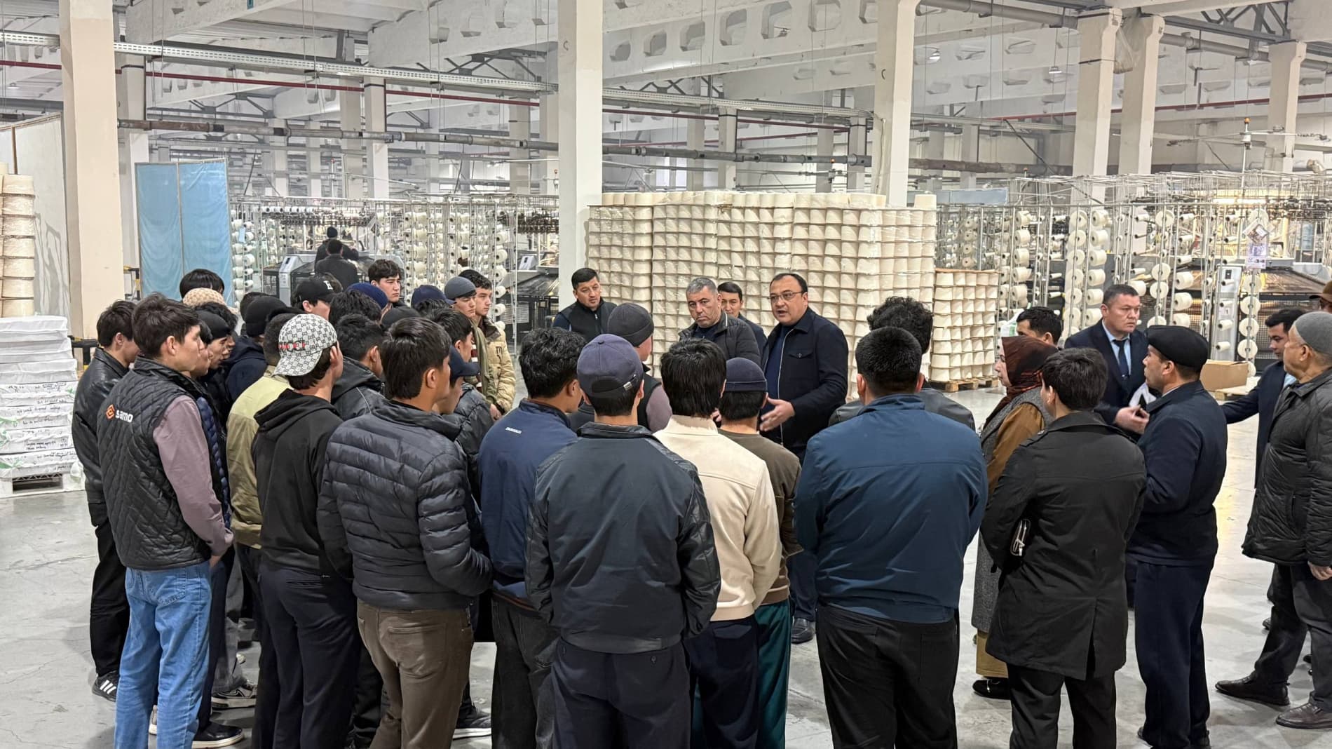 “Haftaning payshanba kuni yoshlar kuni” munosabati bilan “Hokim va yoshlar uchrashuvi” bo‘lib o‘tmoqda.