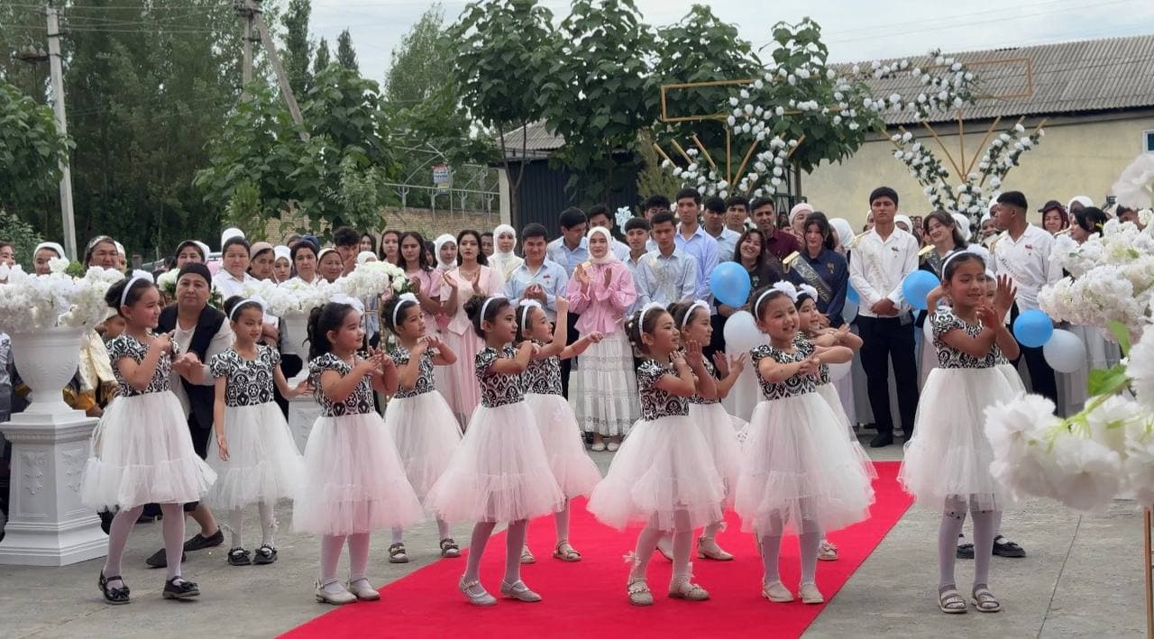 Maktablarda "So‘nggi qo‘ng‘iroq" tadbirlari bo‘lib o‘tdi.