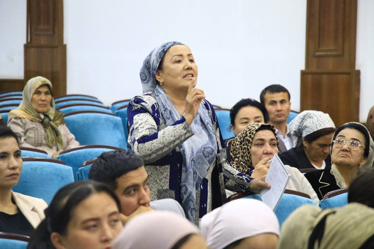 Xo‘jaobod tumani hokimligida bugun PF-33-son Farmoni doirasida muhim targ‘ibot uchrashuvi tashkil etildi.