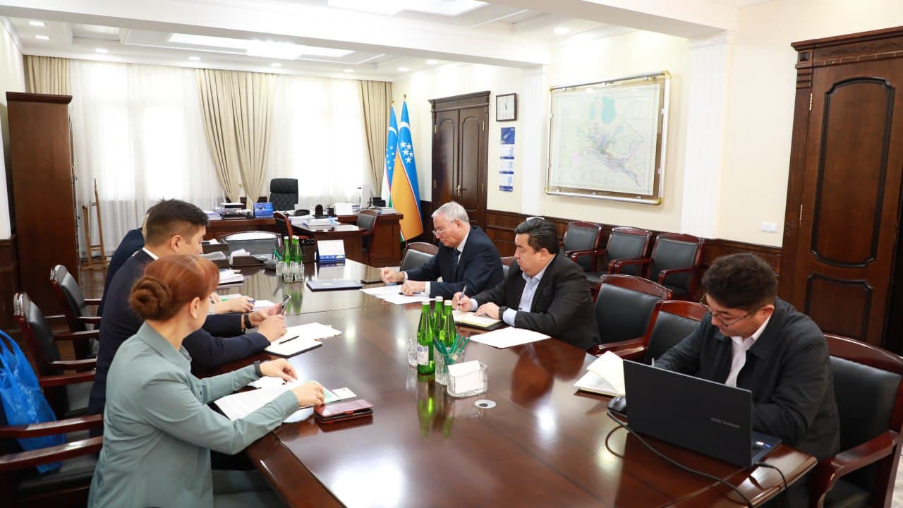 Qoraqalpog‘iston Respublikasi Vazirlar Kengashining Raisi F.Ermanov Rossiya Federatsiyasining Buryatiya Respublikasidan kelgan delegatsiya a’zolari bilan uchrashdi.