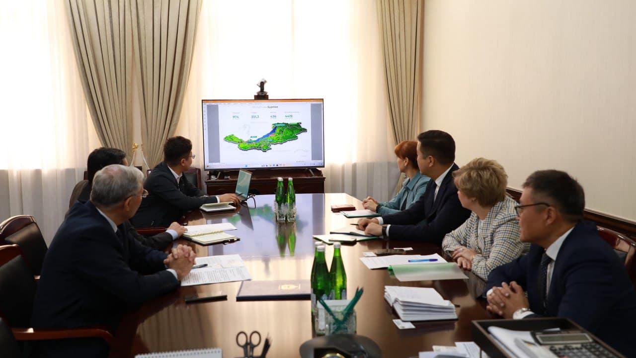 Qoraqalpog‘iston Respublikasi Vazirlar Kengashining Raisi F.Ermanov Rossiya Federatsiyasining Buryatiya Respublikasidan kelgan delegatsiya a’zolari bilan uchrashdi.