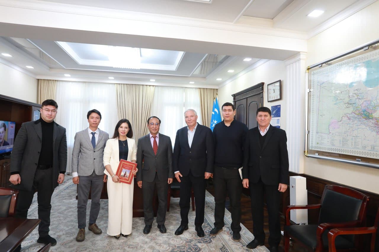 Qoraqalpog‘iston Respublikasi Vazirlar Kengashining Raisi F.Ermanov Vetnam davlatining "FPT Corporation" kompaniyasining delegatsiya a’zolarini qabul qildi.