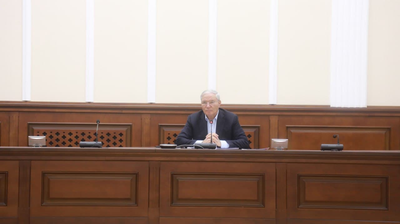 Qoraqalpog‘iston Respublikasi Vazirlar Kengashida kiberxavfsizlik, internetdagi firibgarlik yo‘li bilan plastik kartalardan pul mablag‘larini yechib olish holatlari ...