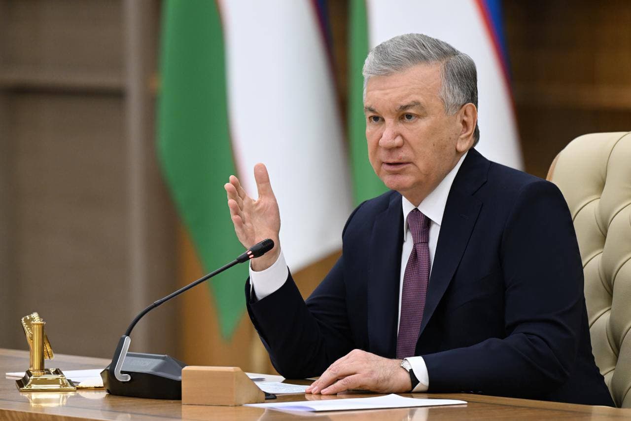 Prezident Shavkat Mirziyoyev raisligida yo‘l harakati xavfsizligini ta'minlash, infratuzilmasini yaxshilash va tirbandliklarni kamaytirish chora-tadbirlari muhokamasi yuzasidan videoselektor yig'ilishi o‘tkazildi.