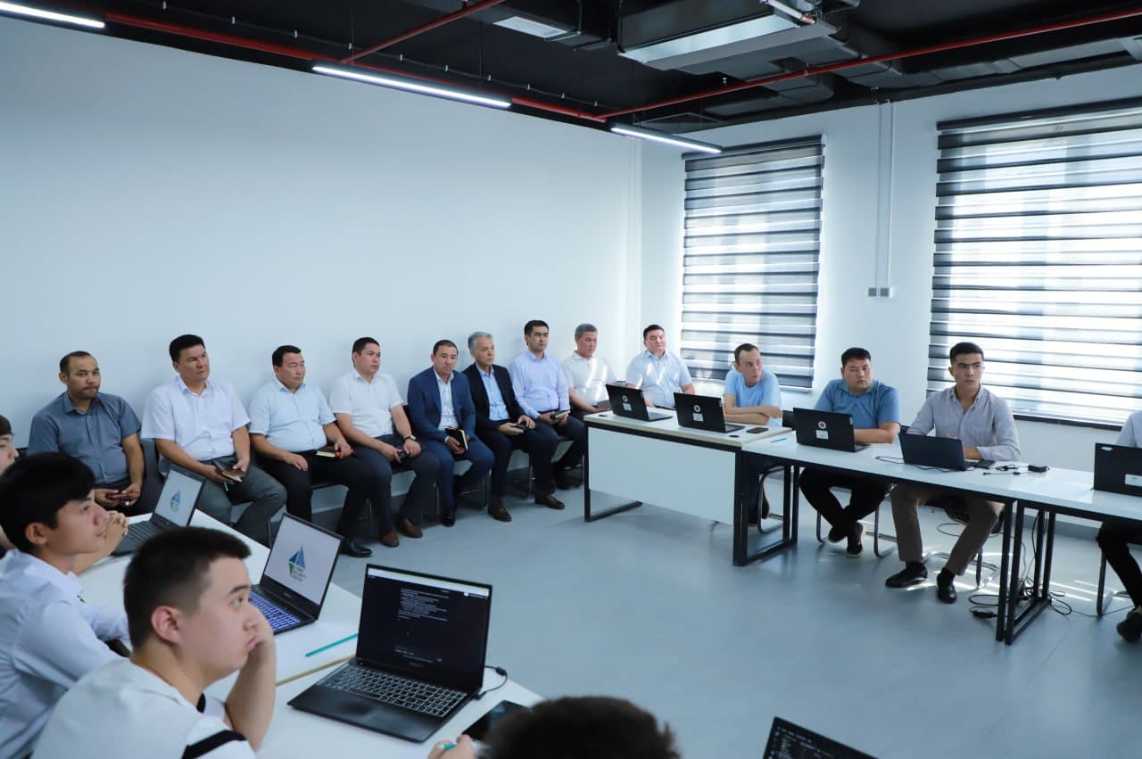 Nókis qalasındaǵı IT-park imaratında "Kiberqáwipsizlik orayı" MUK Sanlı texnologiyalar ministrliginiń Qaraqalpaqstan Respublikası aymaqlıq basqarması menen birgelikte "Kiberqáwipsizlik klubı" filialınıń ashılıwı bolıp ótti