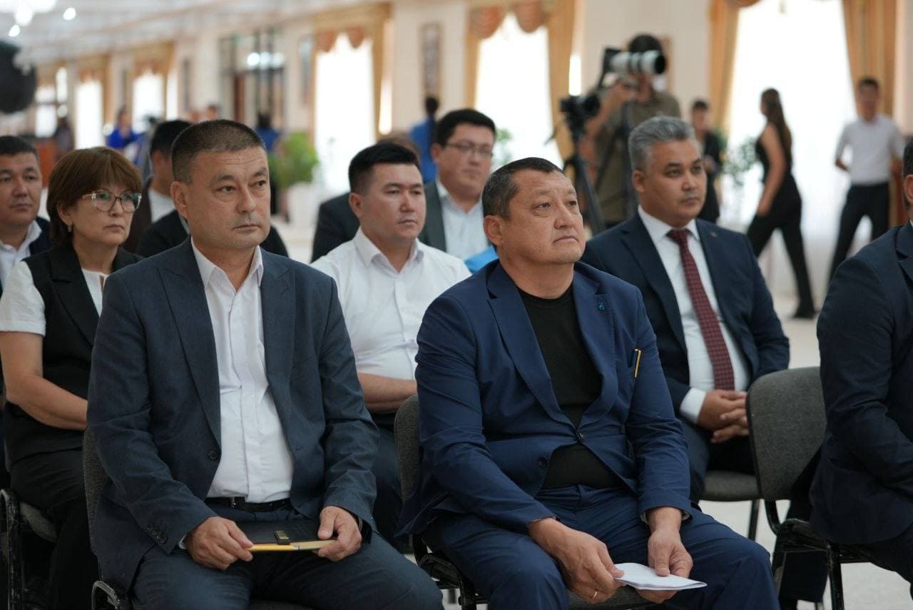 Под руководством Министра культуры Республики Каракалпакстан Бегисбая Темирбаева состоялась пресс-конференция и открытый диалог с представителями СМИ о работе, проводимой в сфере культуры и искусства.