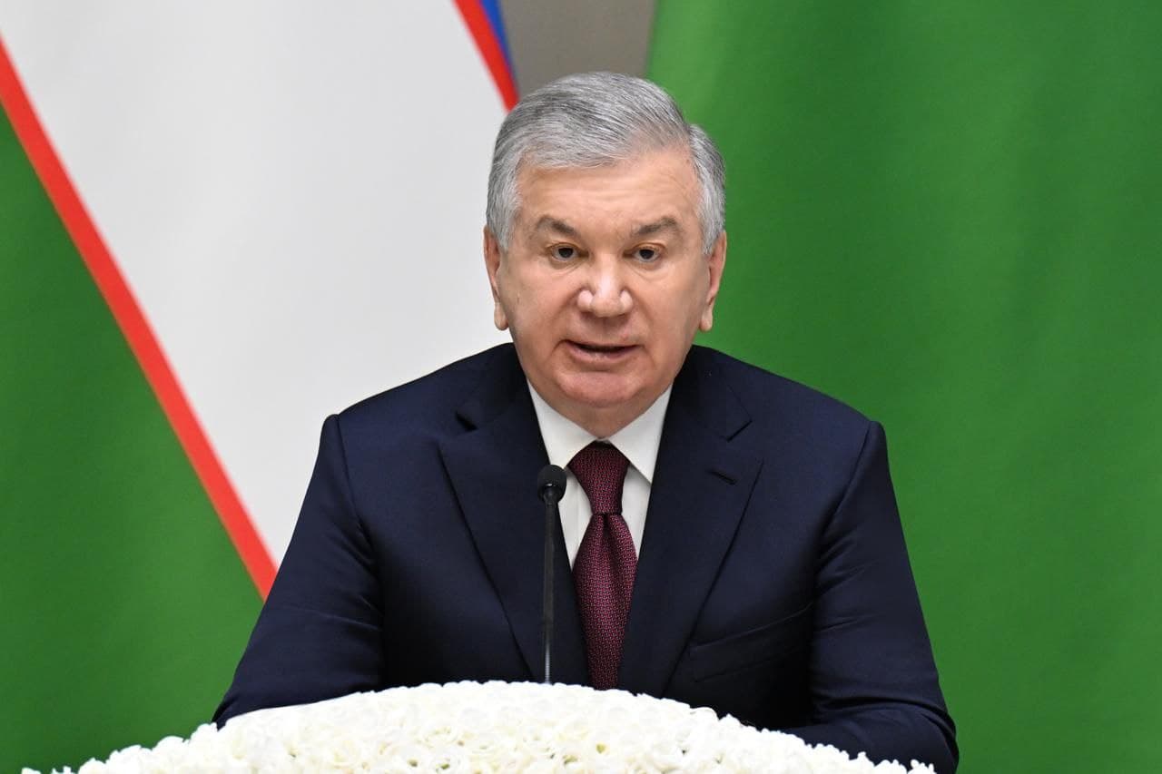 O‘zbekiston Respublikasi Prezidenti Shavkat Mirziyoyev va Turkmaniston Prezidenti Serdar Berdimuhamedov ommaviy axborot vositalari vakillari uchun bayonot berdilar.