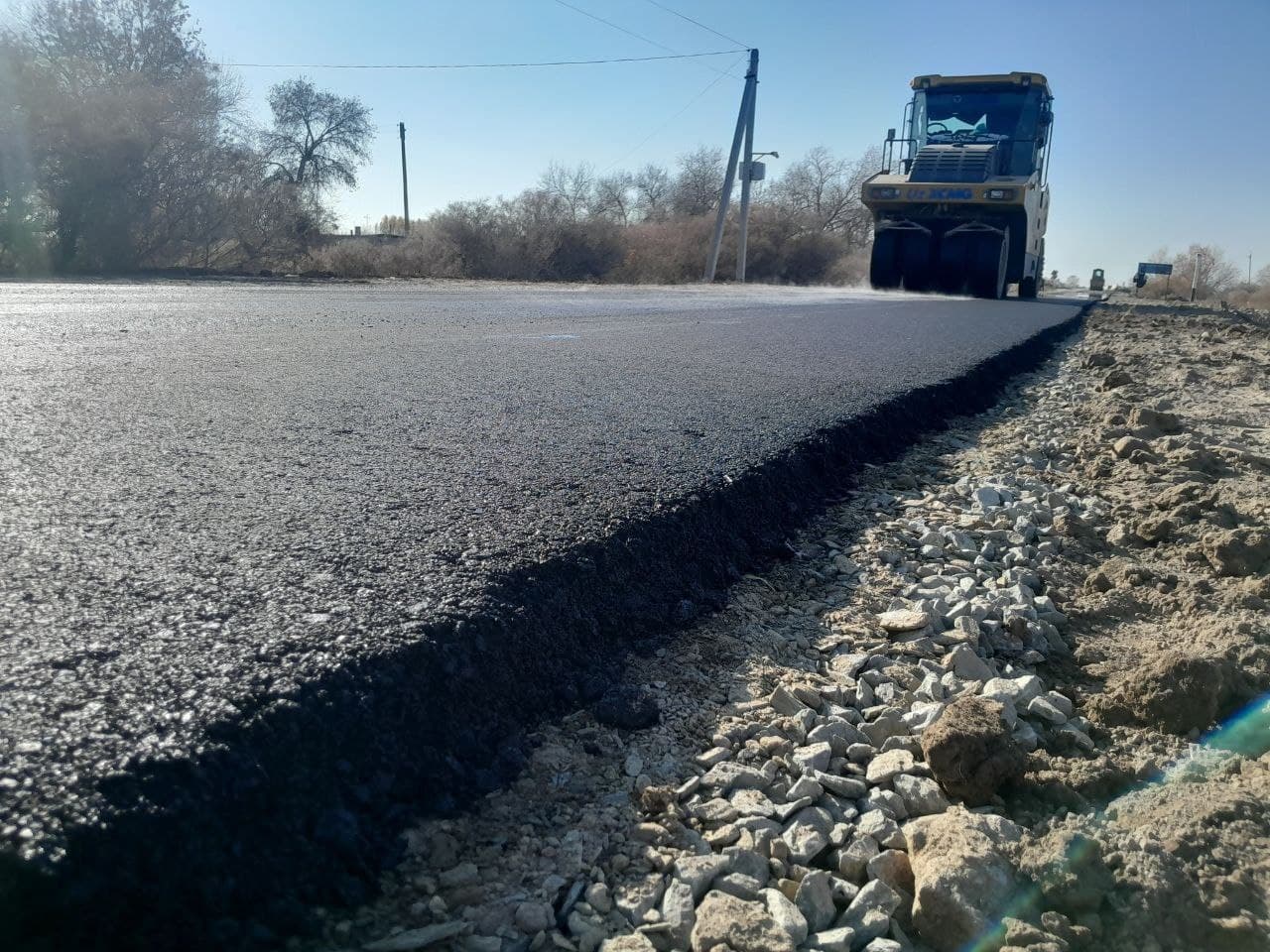Kerder OFYga olib boruvchi yo‘lda asfaltlash ishlari olib borildi