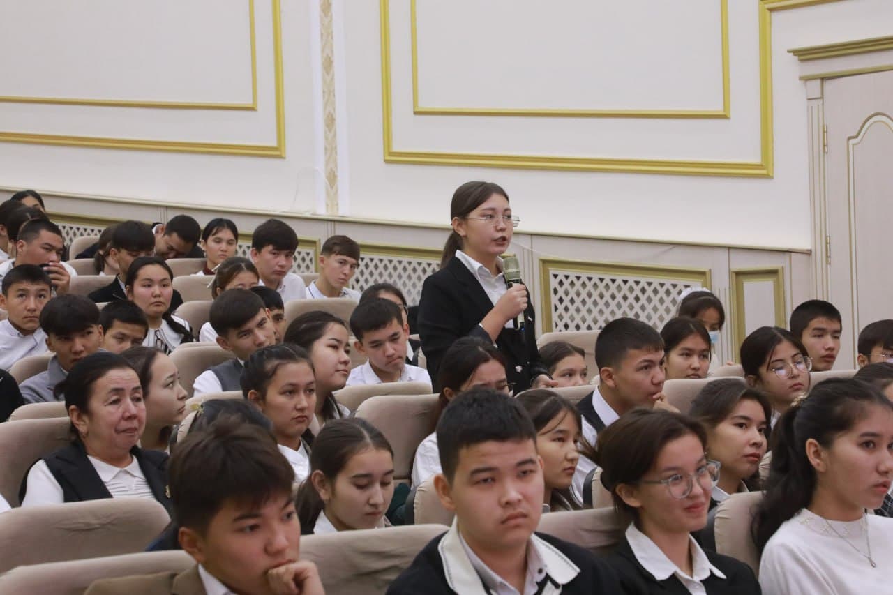 "Rahbar va yoshlar" uchrashuvi bo'lib o'tdi