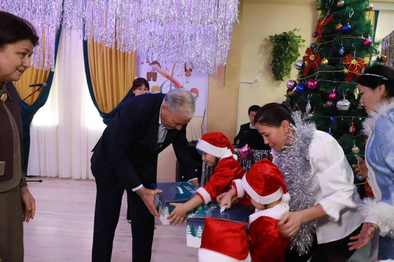 Yangi yil bayrami munosabati bilan bolalarga Prezident sovg‘alari topshirildi