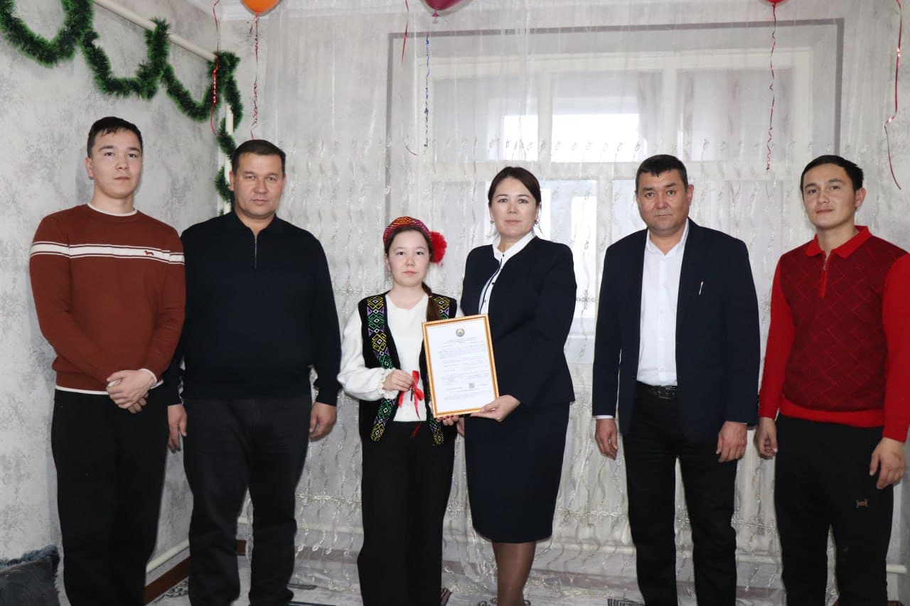 В Кунградском районе 7 годам вручили ключи от нового дома