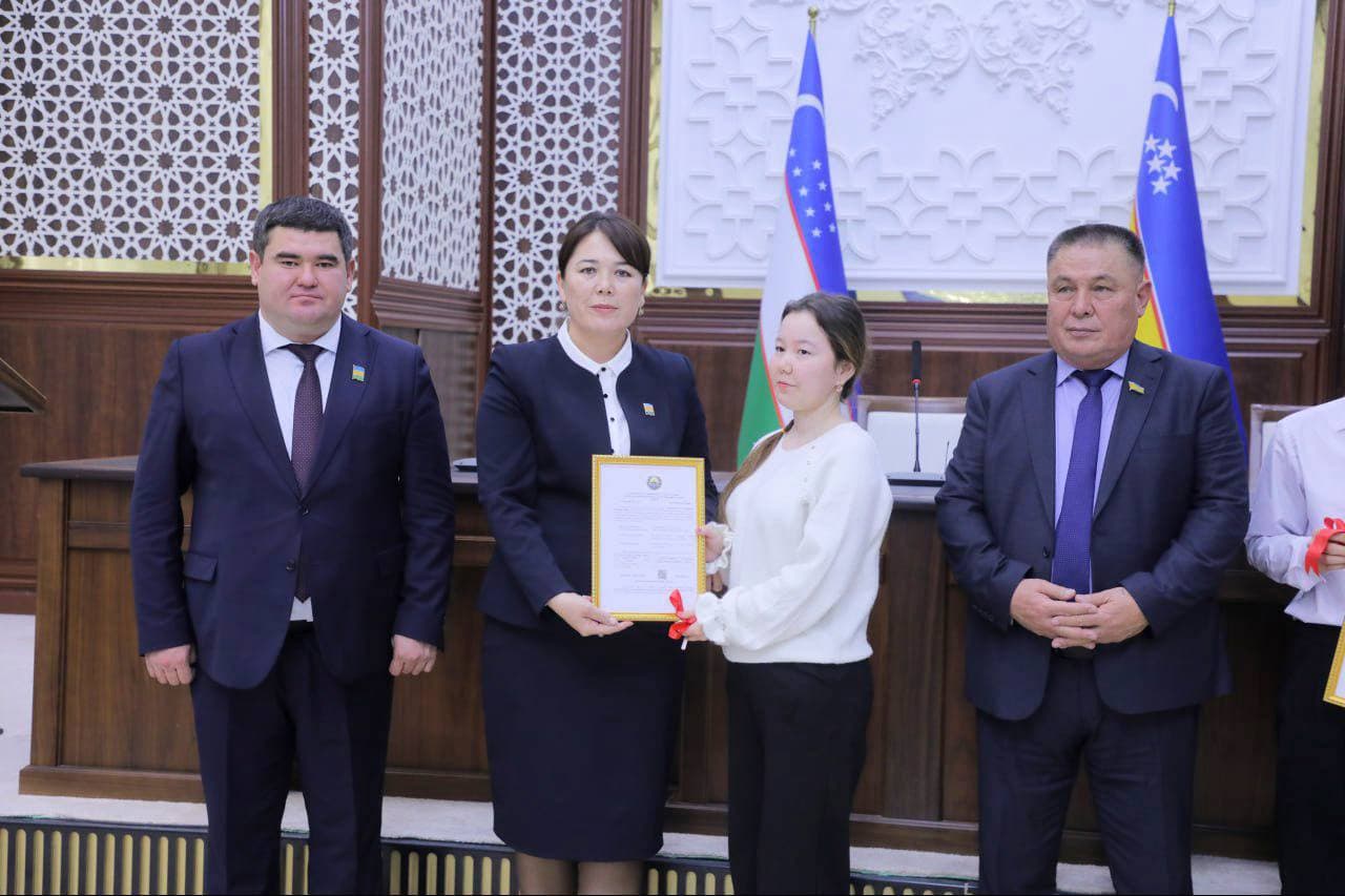 В Кунградском районе 7 годам вручили ключи от нового дома