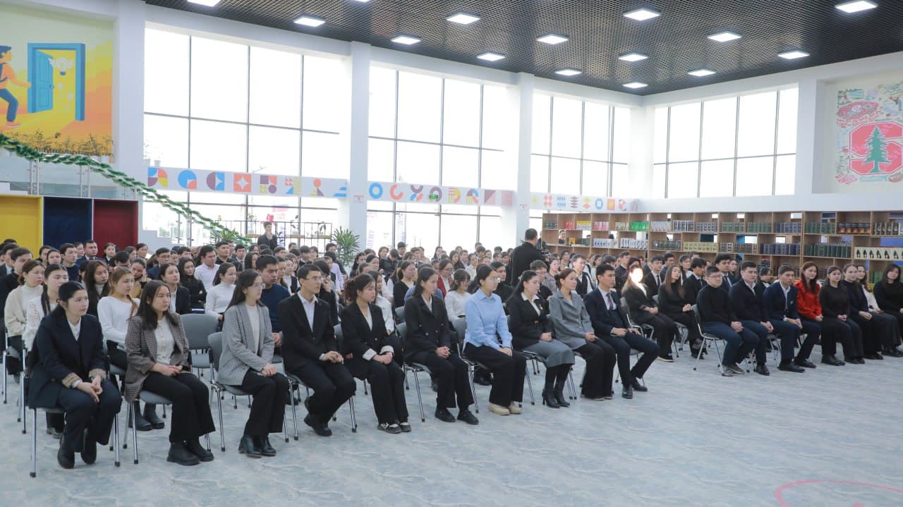 Qoraqalpog’iston Respublikasi Vazirlar Kengashining Raisi Nukus shahrida yoshlar bilan uchrashdi