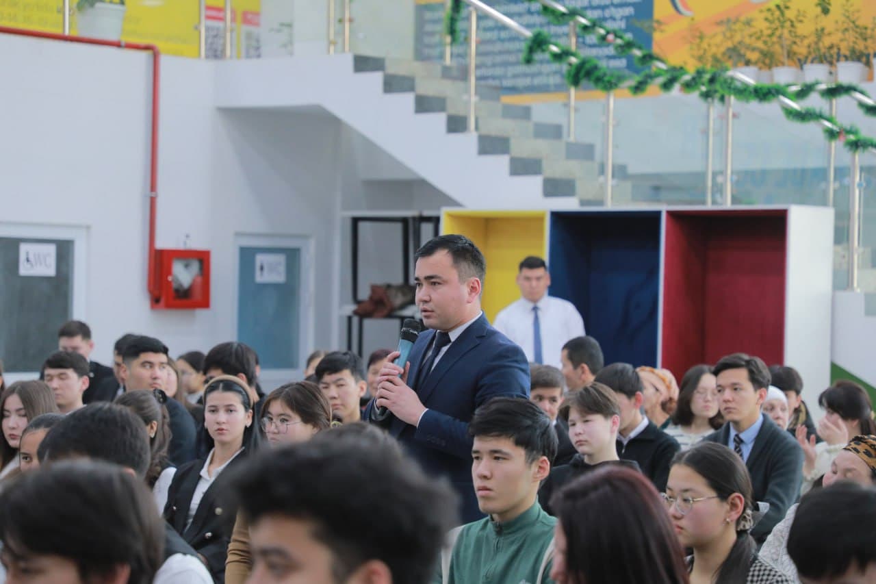 Qoraqalpog’iston Respublikasi Vazirlar Kengashining Raisi Nukus shahrida yoshlar bilan uchrashdi