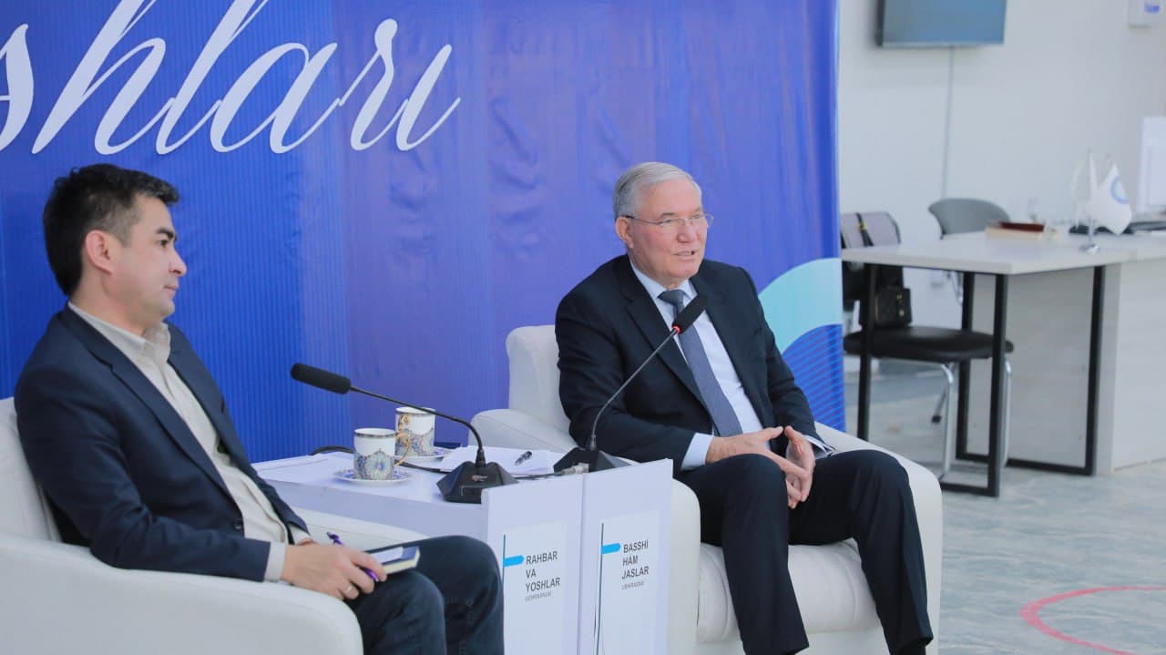 Qoraqalpog’iston Respublikasi Vazirlar Kengashining Raisi Nukus shahrida yoshlar bilan uchrashdi