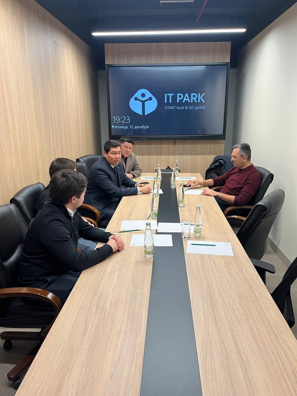 Uchrashuv bo'lib o'tdi