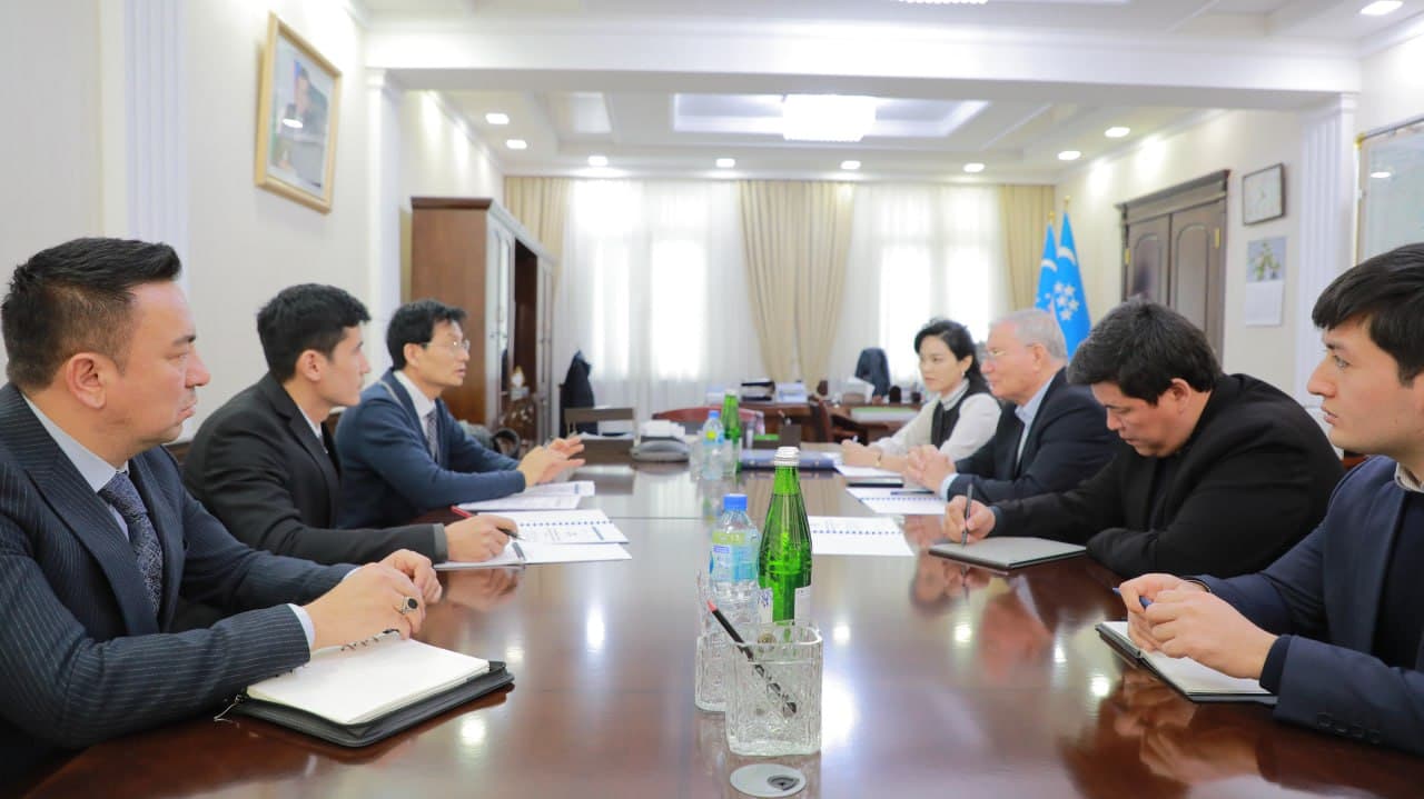 Qoraqalpog’iston Respublikasi Vazirlar Kengashining Raisi Farxod Ermanov Koreyaning “Haeorum ESS Energy co.,ltd” kompaniyasi bosh direktori Kim Ki Jo bilan uchrashuv bo’lib o’tdi.