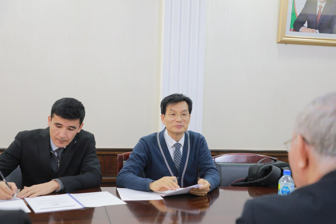 Qoraqalpog’iston Respublikasi Vazirlar Kengashining Raisi Farxod Ermanov Koreyaning “Haeorum ESS Energy co.,ltd” kompaniyasi bosh direktori Kim Ki Jo bilan uchrashuv bo’lib o’tdi.