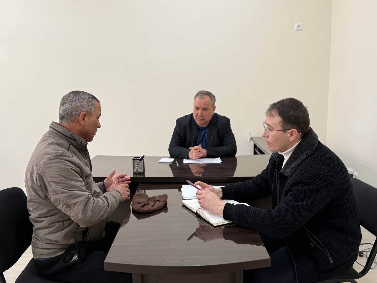 Hududlarda aholi murojaatlari o‘rganildi va amaliy choralar belgilandi