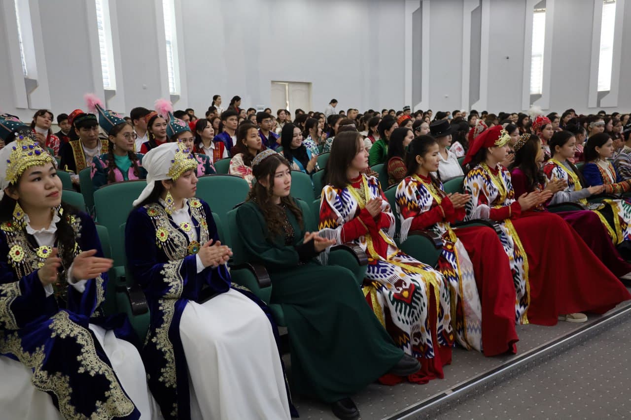 В Каракалпакском медицинском институте состоялся концерт "Узбекистан - страна толерантности"