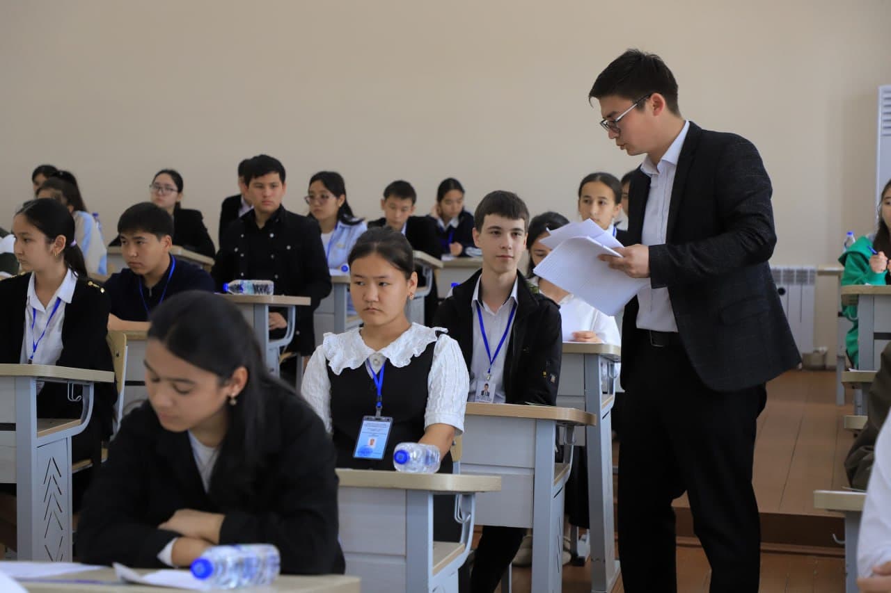 Qaraqalpaqstanda "Shet tillerin úyretiw boyınsha eń jaqsı mektep" tańlawınıń Respublika basqıshına start berildi
