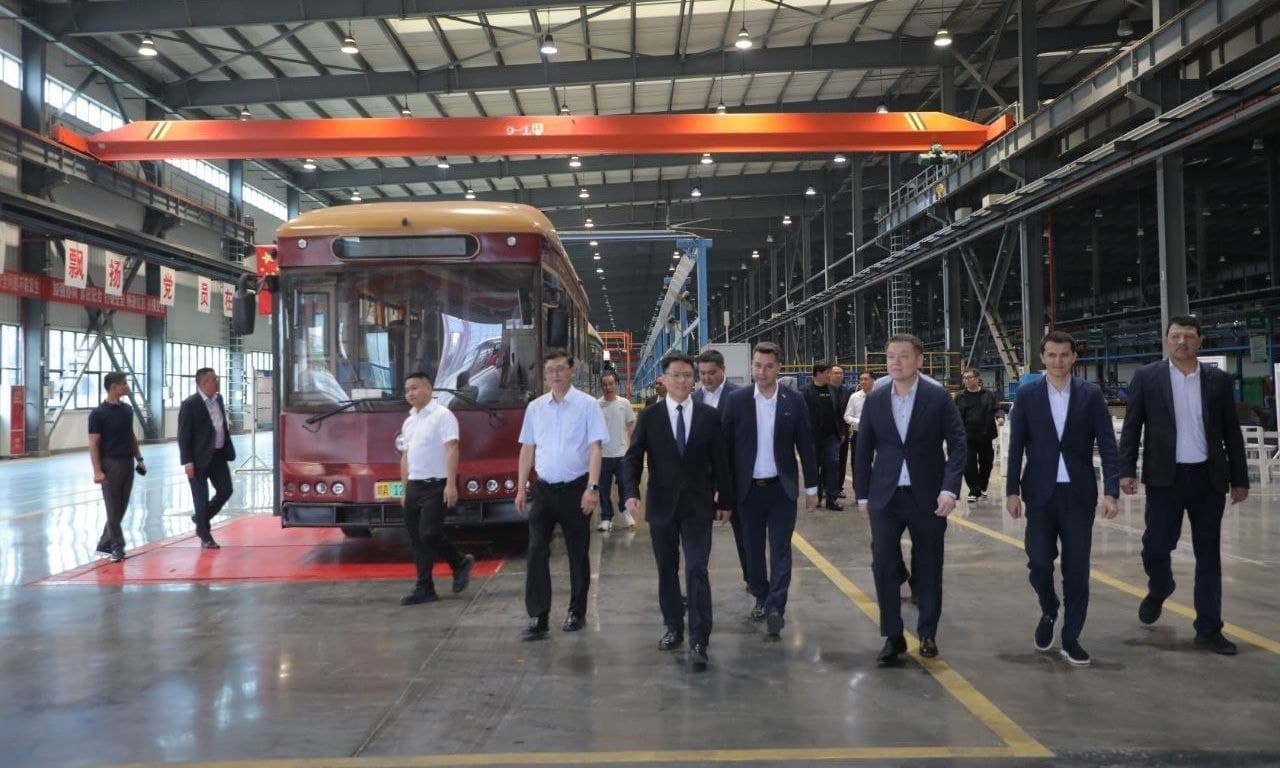 Достигнута договоренность о поставке в Каракалпакстан 54 современных электробусов.