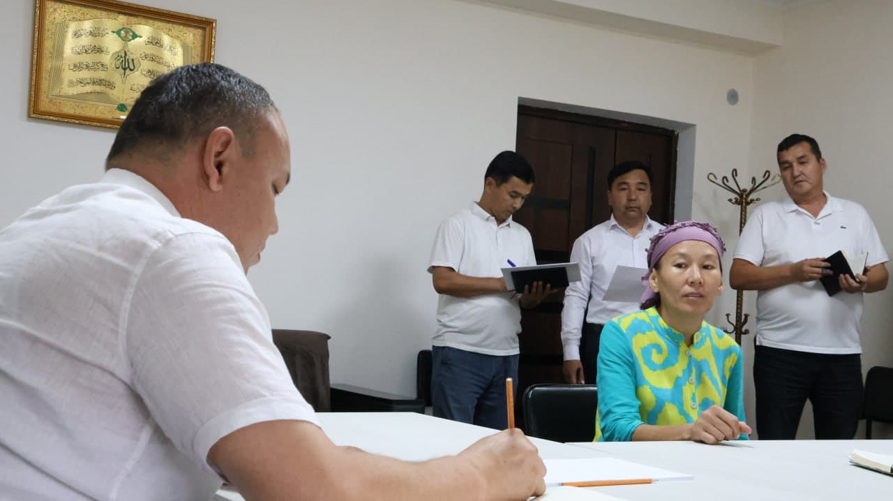 Qaraózekte xalıq penen ashıqtan-ashıq sóylesiw: Puqaralardıń mashqalalarına ornında sheshim izlendi