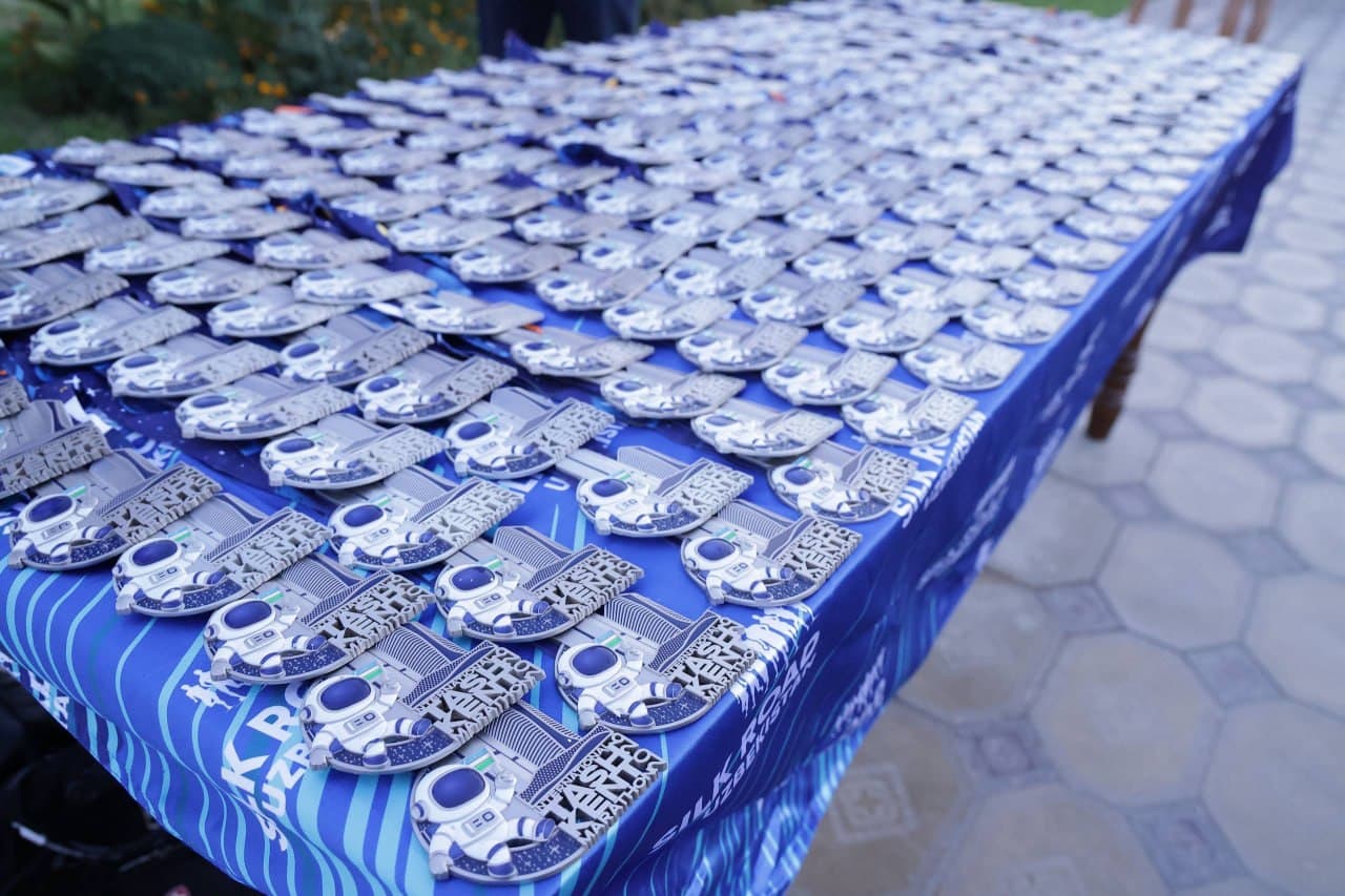 Nukus shahrida "Nukus Night Run 2026" nomli 5 kilometr masofaga ommaviy yugurish marafoni bo‘lib o‘tdi
